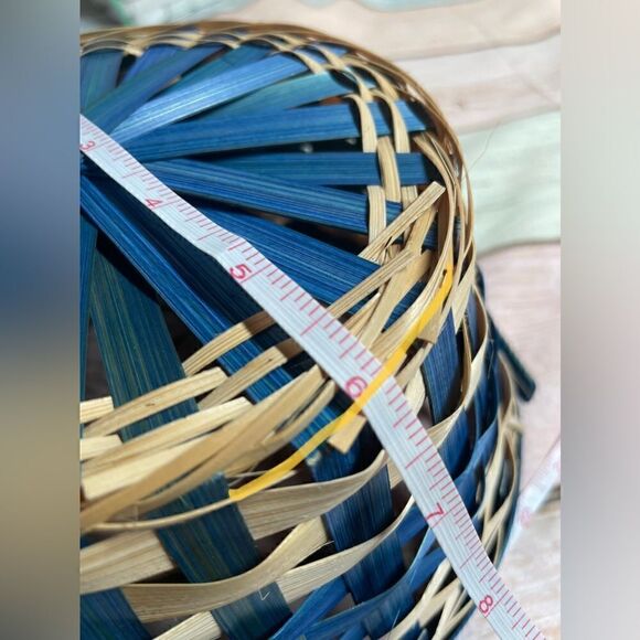 🔥❤️🔥 NEW! Round MultiColor Woven Bamboo Basket Gift Spring Decor - Picture 7 of 7